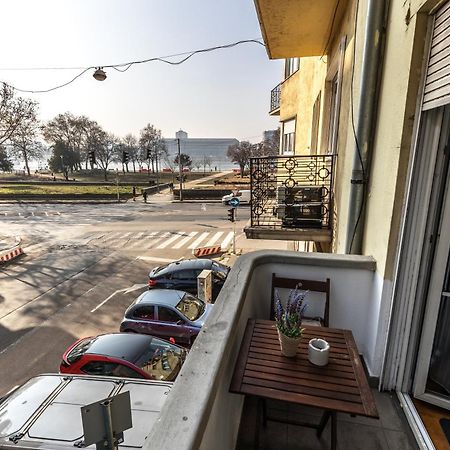 Bright & Spacious Riverside Apartment With Balcony Budapeste Exterior foto
