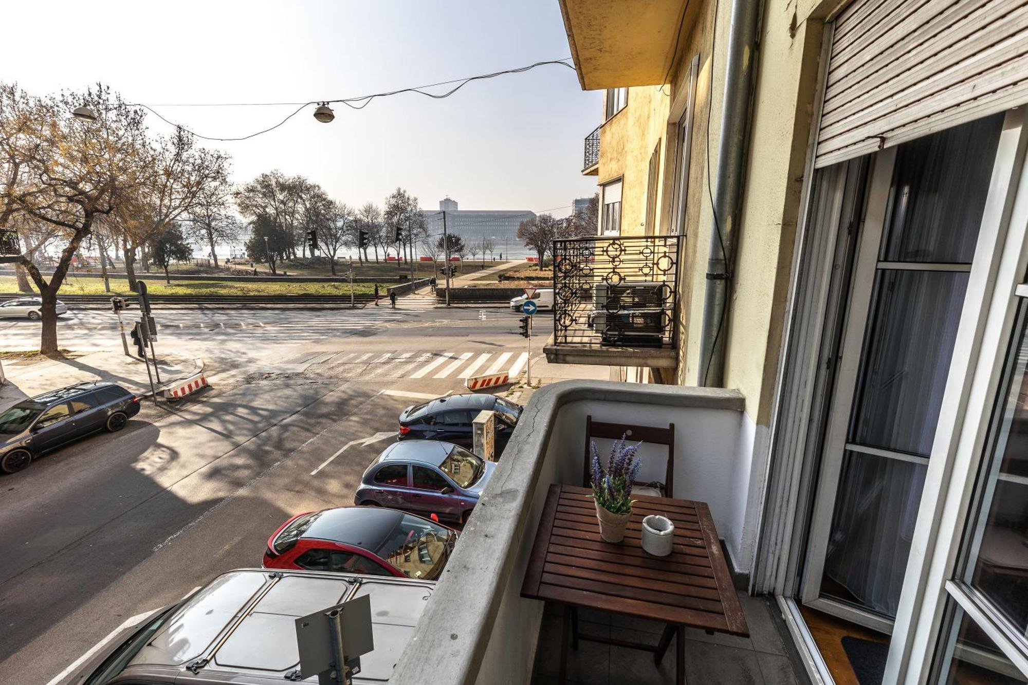 Bright & Spacious Riverside Apartment With Balcony Budapeste Exterior foto