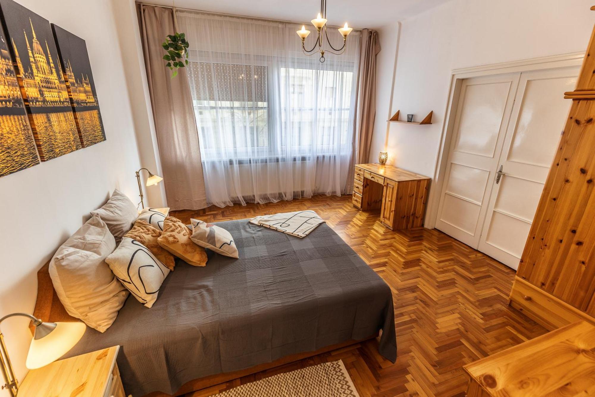 Bright & Spacious Riverside Apartment With Balcony Budapeste Exterior foto