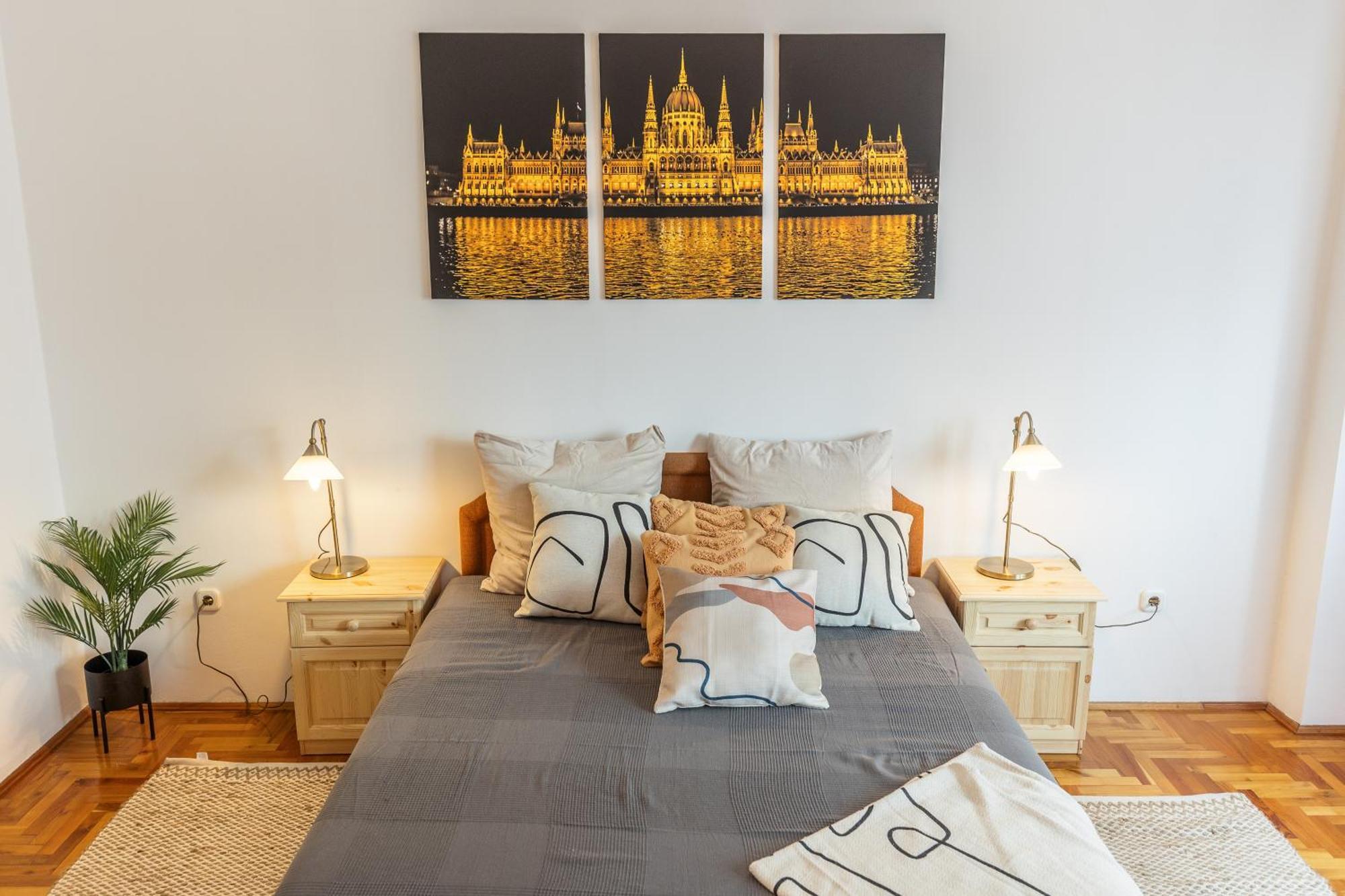 Bright & Spacious Riverside Apartment With Balcony Budapeste Exterior foto