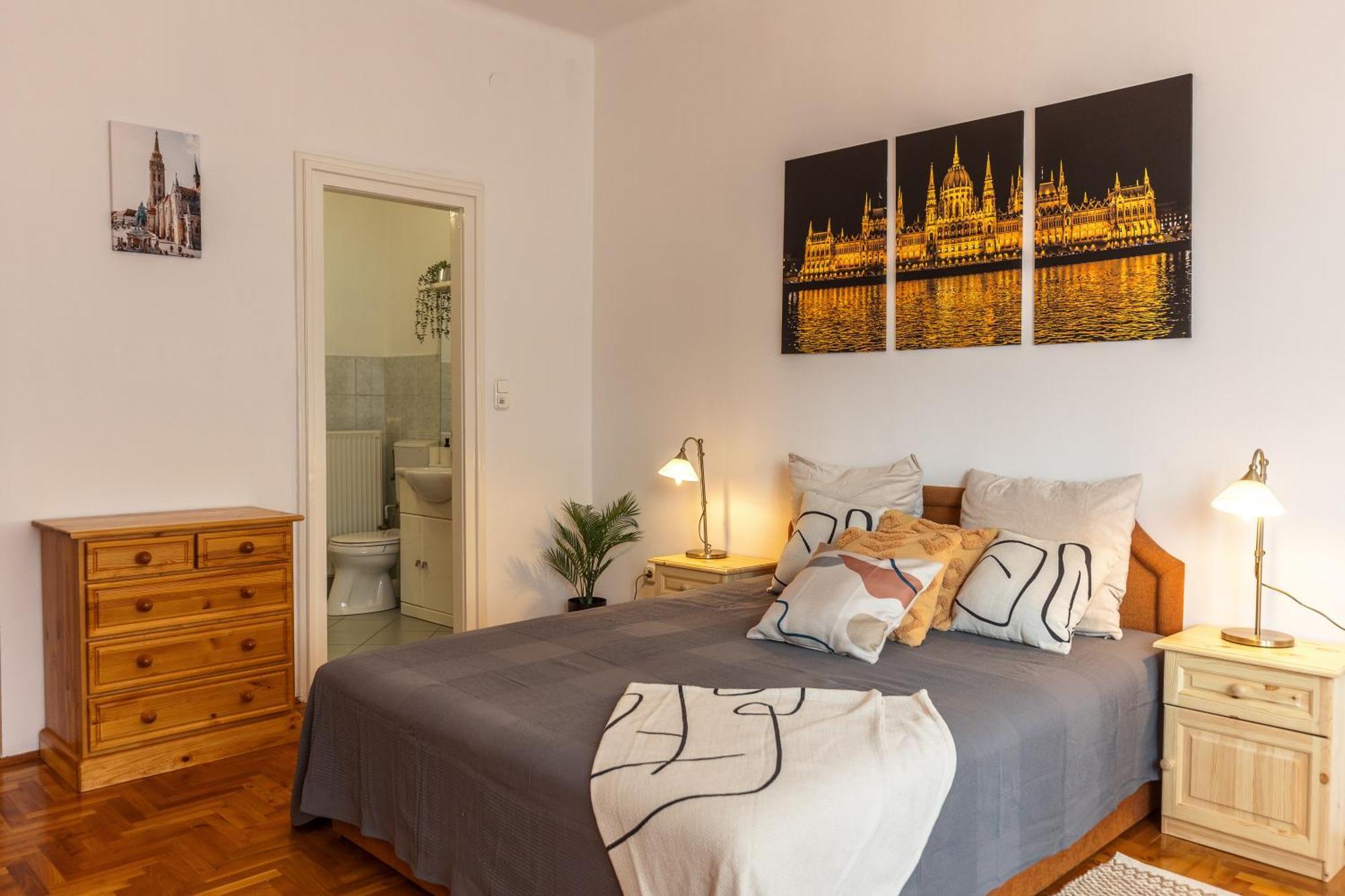 Bright & Spacious Riverside Apartment With Balcony Budapeste Exterior foto