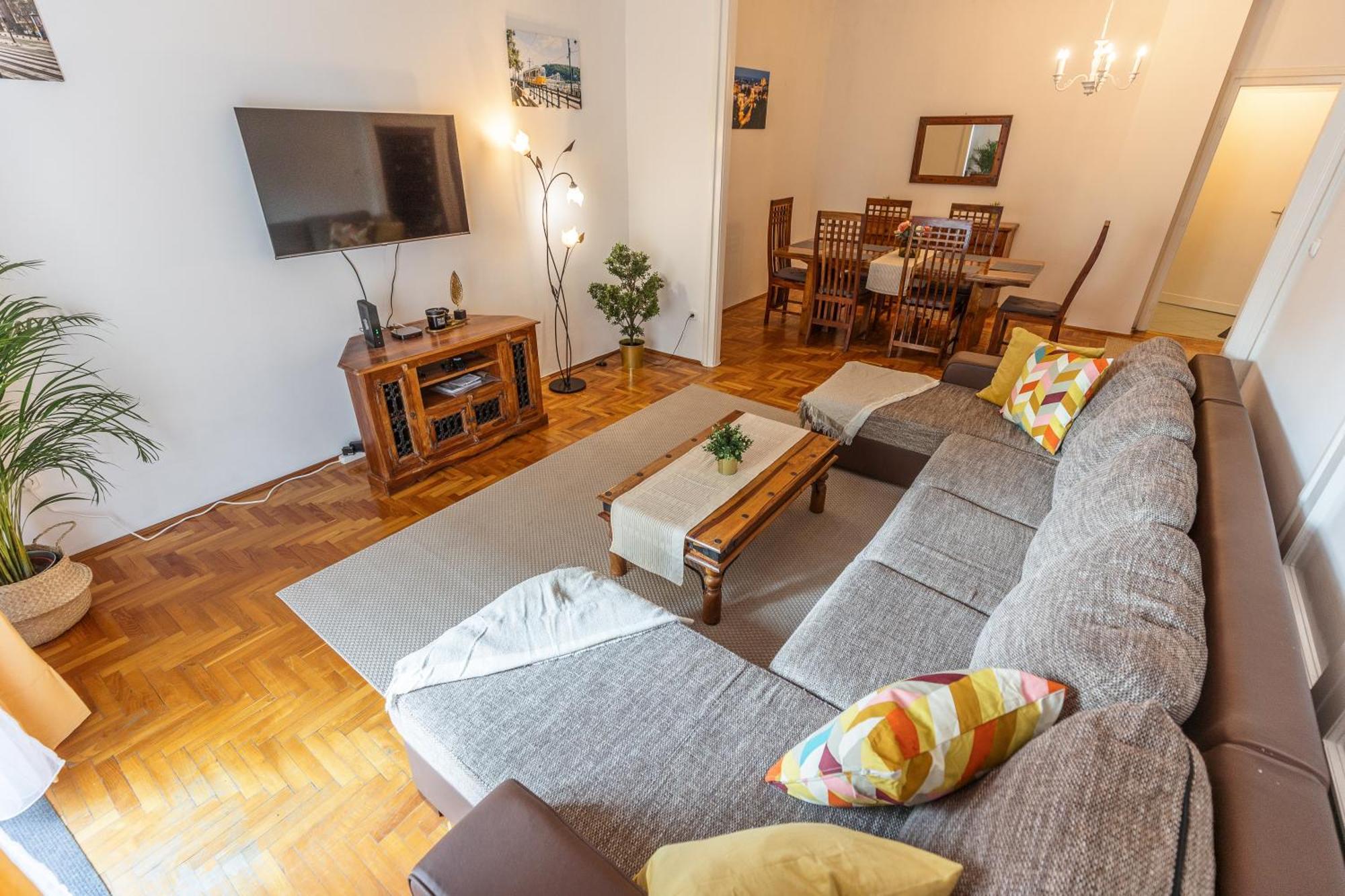 Bright & Spacious Riverside Apartment With Balcony Budapeste Exterior foto