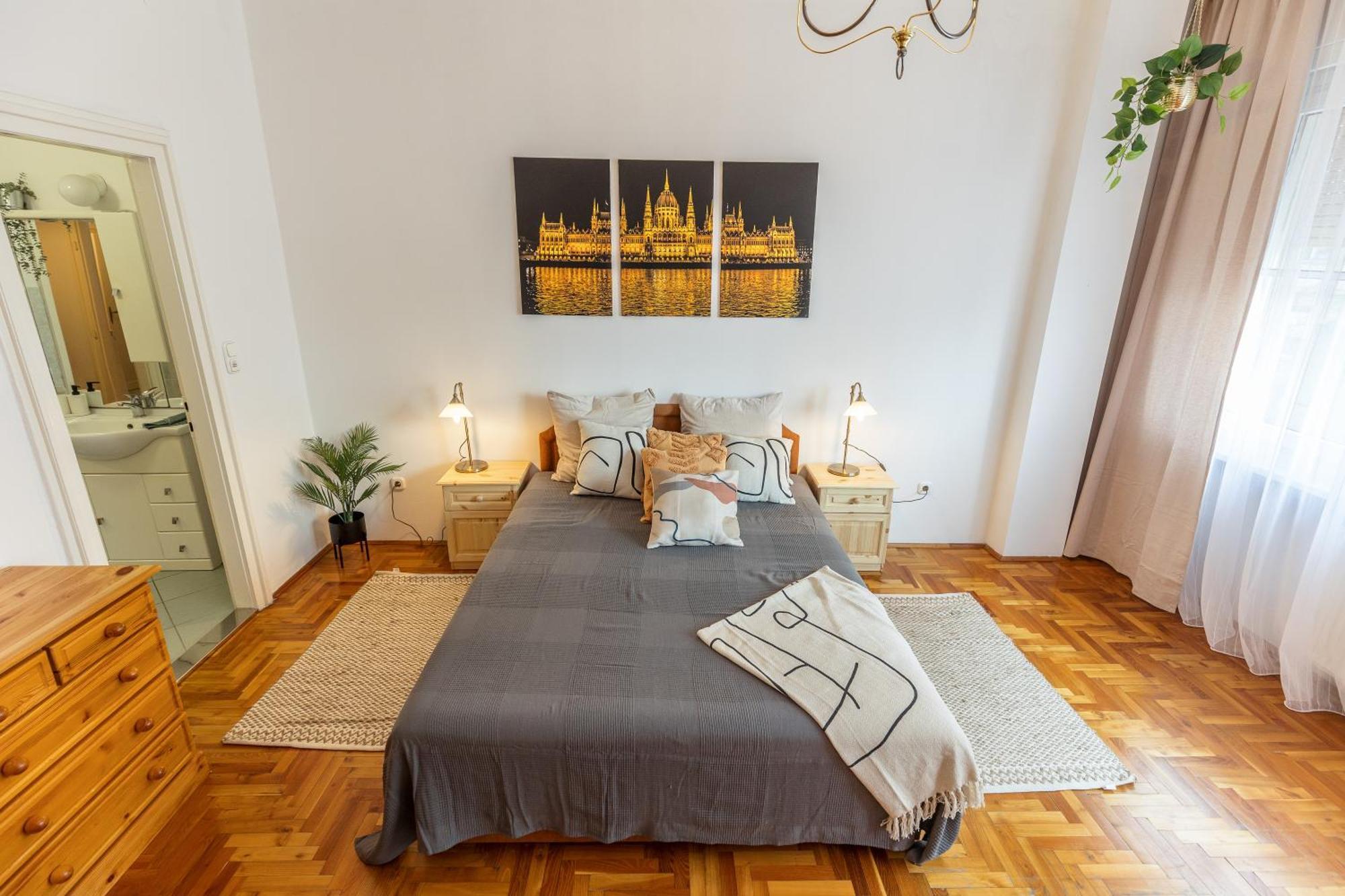 Bright & Spacious Riverside Apartment With Balcony Budapeste Exterior foto