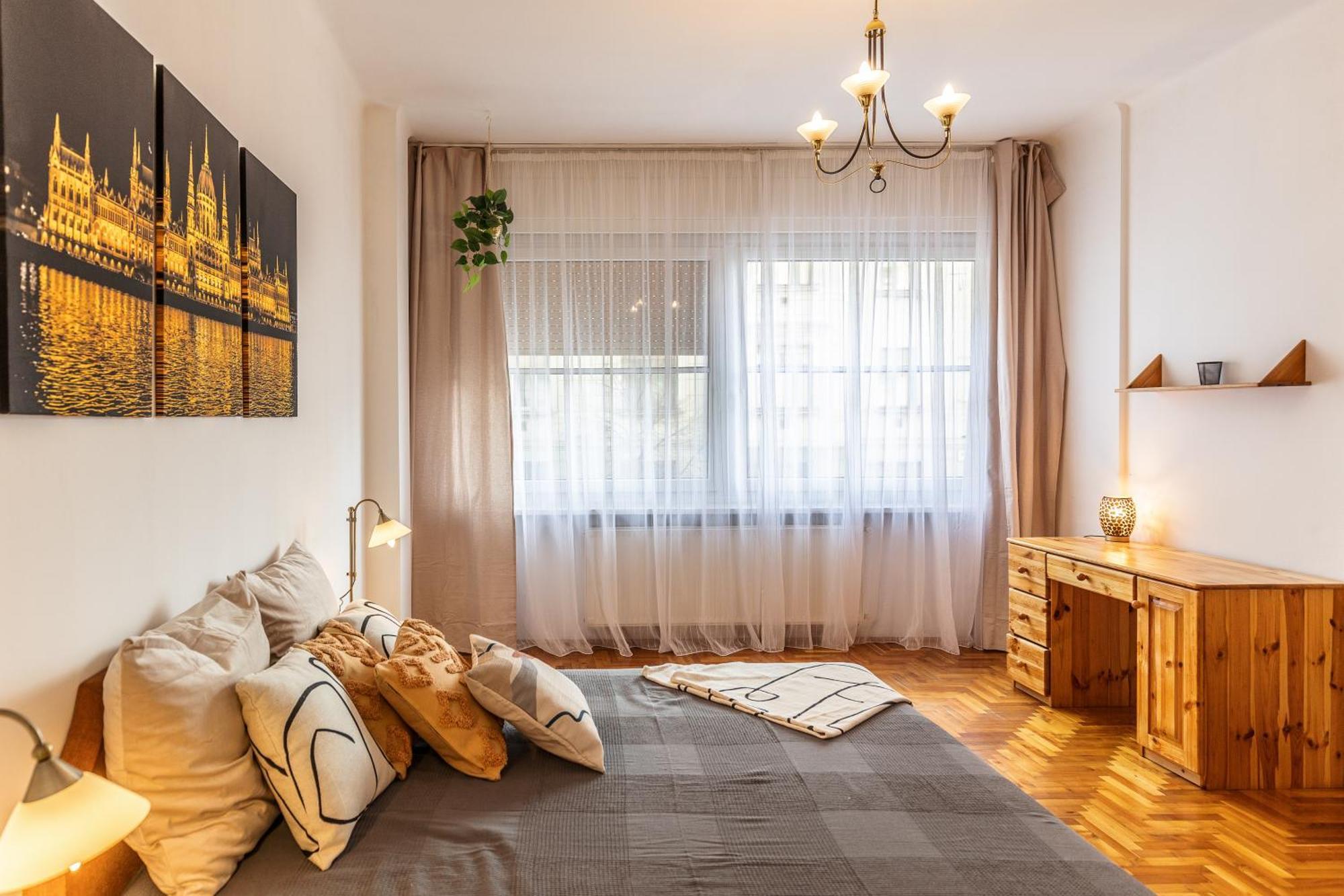 Bright & Spacious Riverside Apartment With Balcony Budapeste Exterior foto